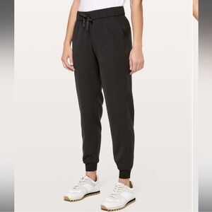 Lululemon On The Fly Jogger black size 10
